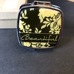 Beautiful compact mirror